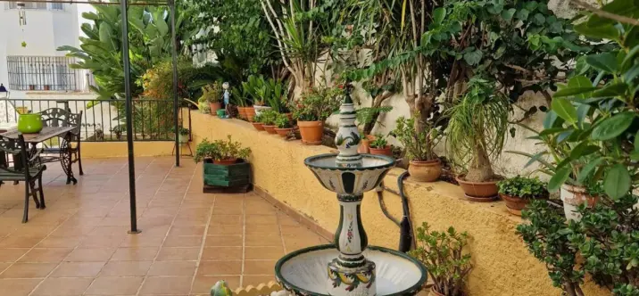 Продажа таунхауса в Las Lagunas 0