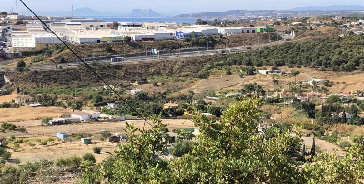 Venta de parcela residencial en 2º Línea de Playa 9