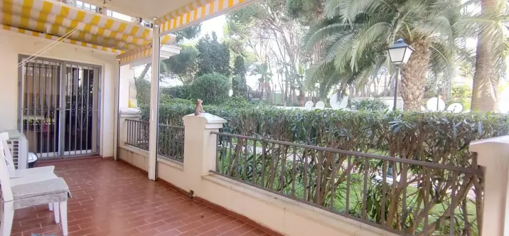 Venta de apartamento en planta baja en Puerto Banús 1