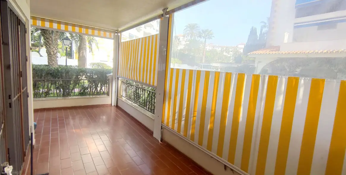 Sale of ground floor apartment in Puerto Banús 7