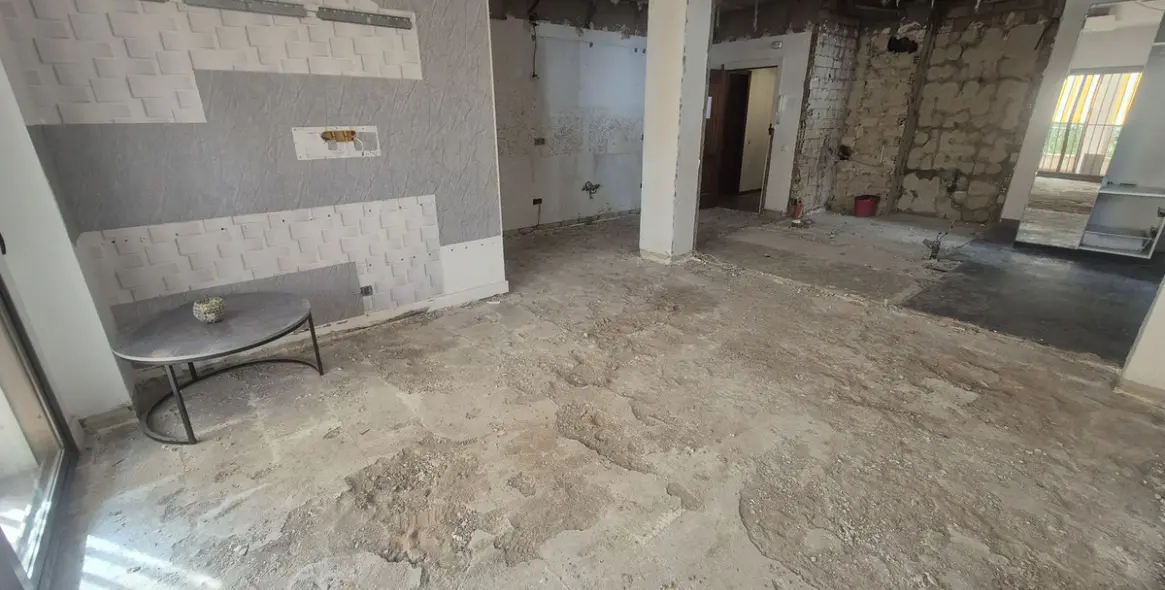 Sale of ground floor apartment in Puerto Banús 19