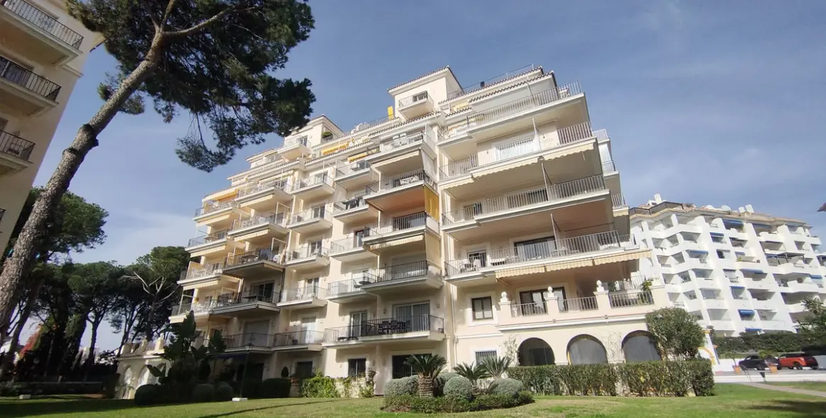 Продажа апартаментов на первом этаже в Puerto Banús 27