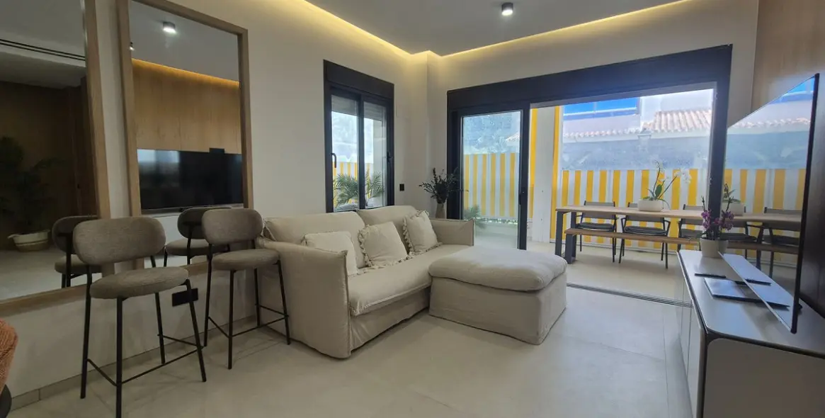 Venta de apartamento en planta baja en Puerto Banús 18
