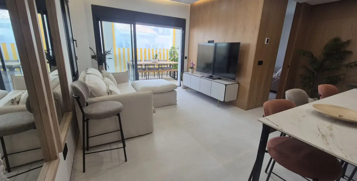 Venta de apartamento en planta baja en Puerto Banús 21
