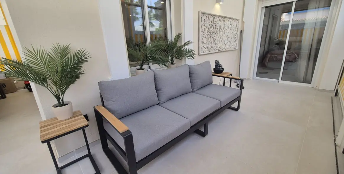 Venta de apartamento en planta baja en Puerto Banús 35