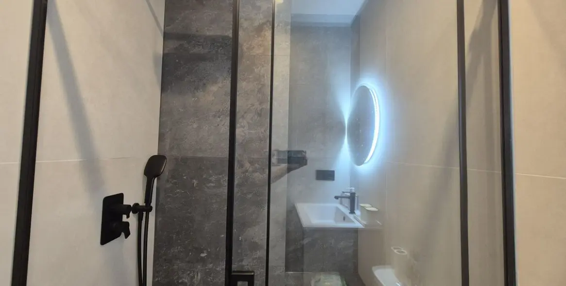 Venta de apartamento en planta baja en Puerto Banús 40