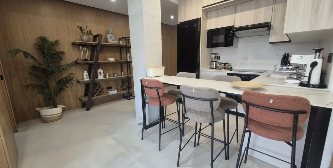 Venta de apartamento en planta baja en Puerto Banús 48