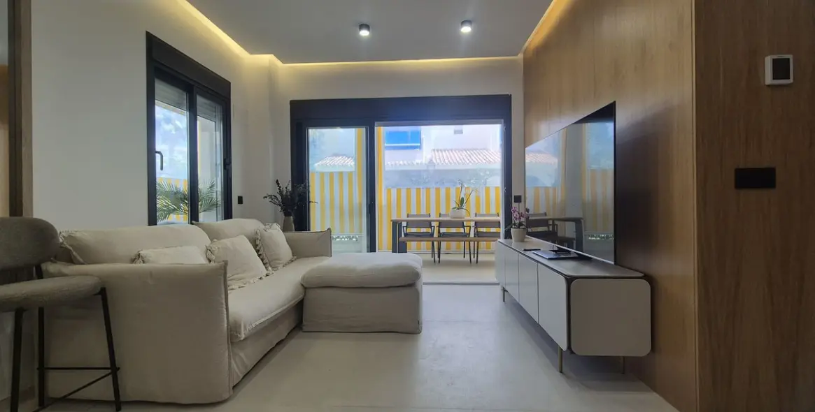 Venta de apartamento en planta baja en Puerto Banús 56