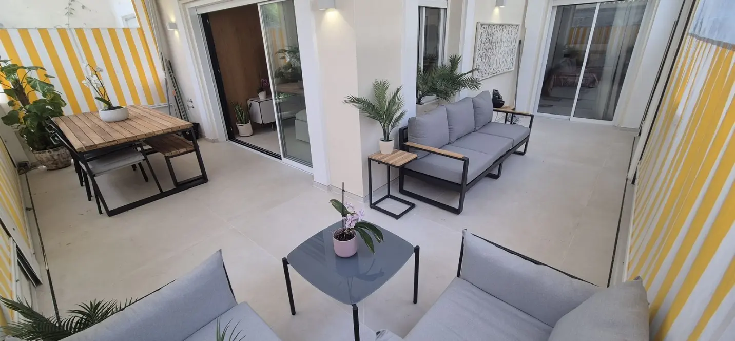 Sale of ground floor apartment in Puerto Banús 0