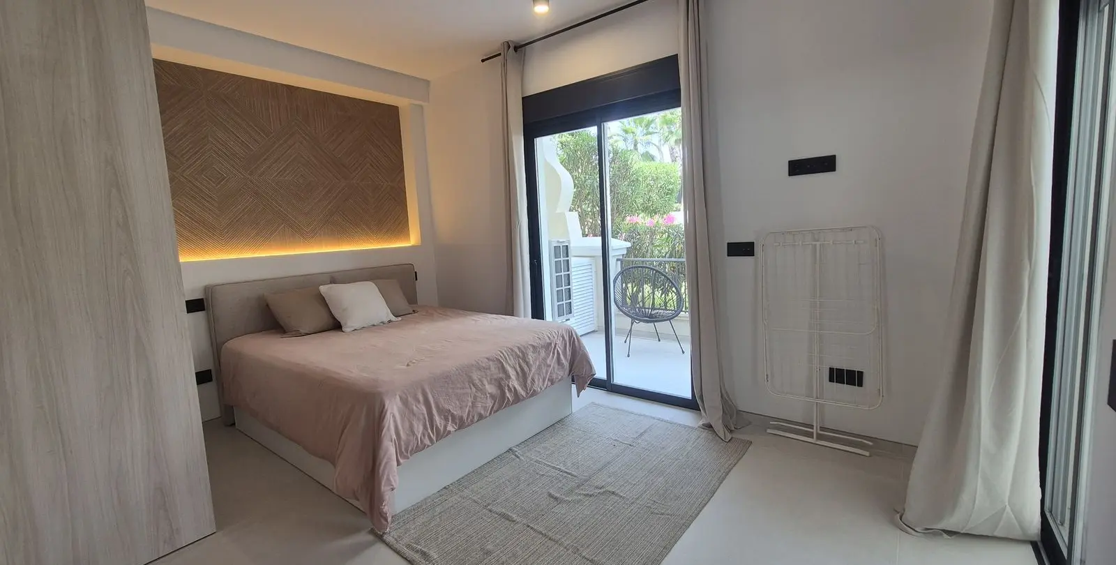 Sale of ground floor apartment in Puerto Banús 3
