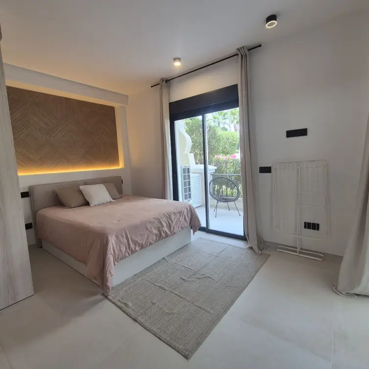 Sale of ground floor apartment in Puerto Banús