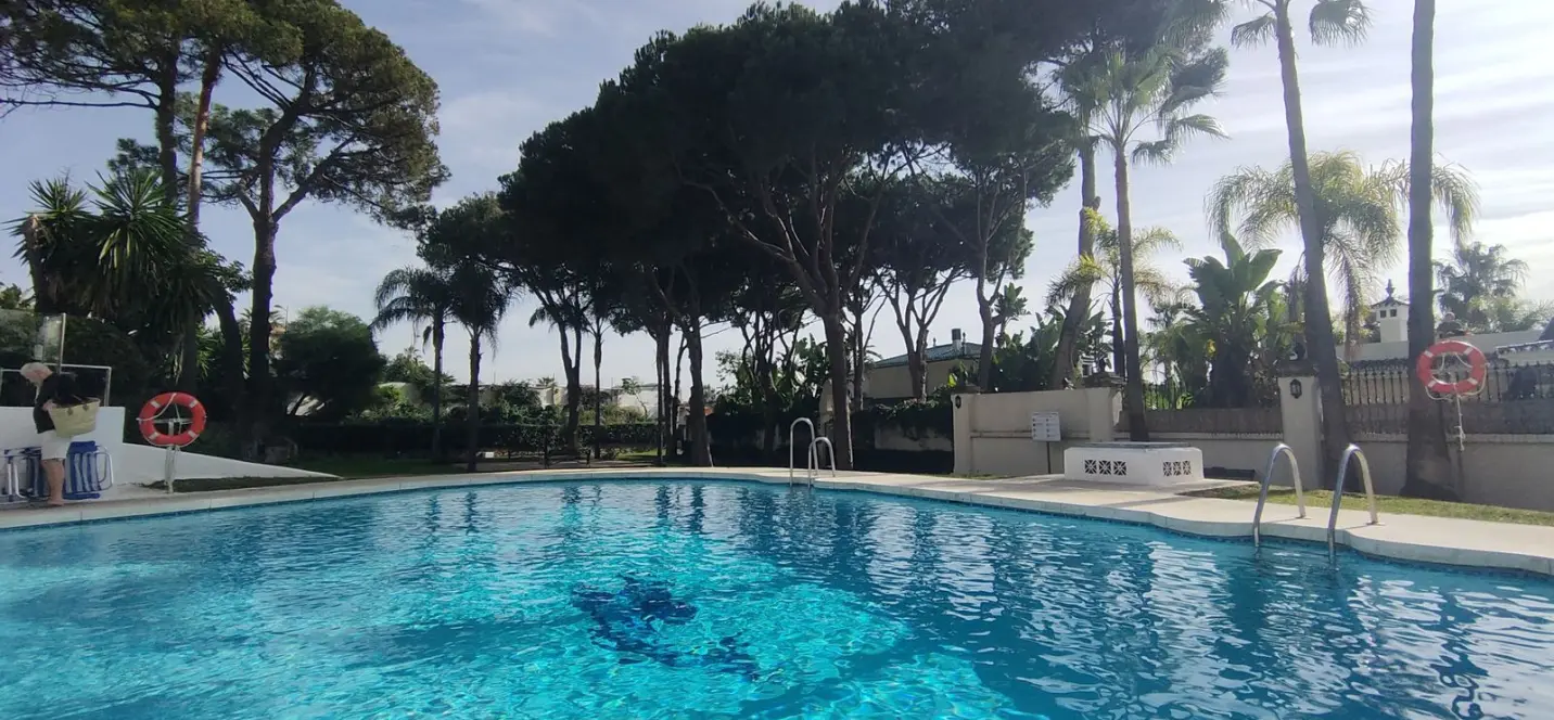 Sale of ground floor apartment in Puerto Banús 4