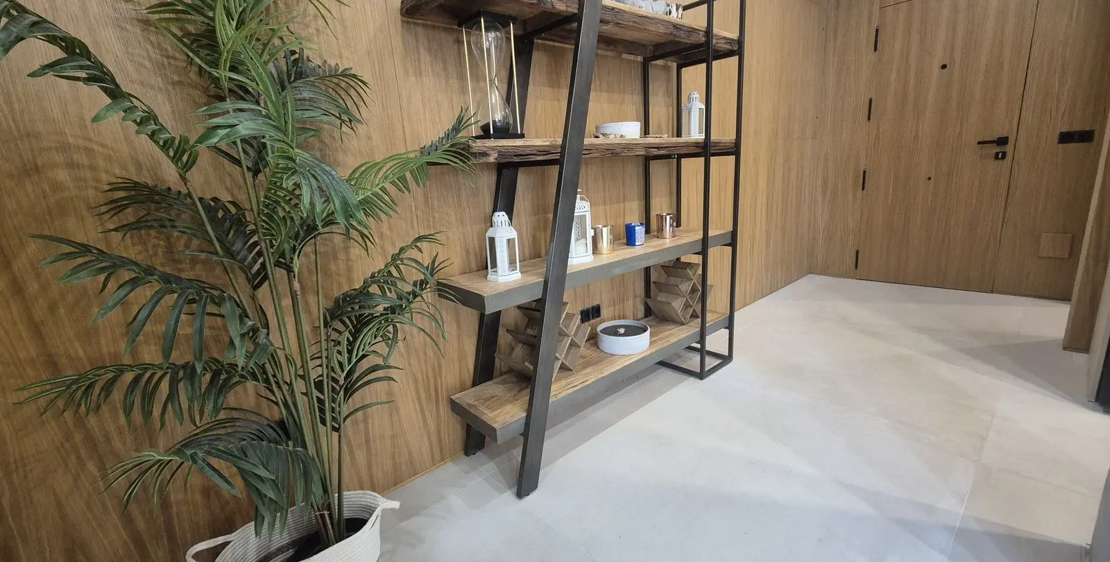 Sale of ground floor apartment in Puerto Banús 10