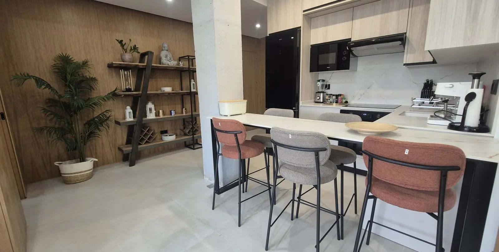 Sale of ground floor apartment in Puerto Banús 48