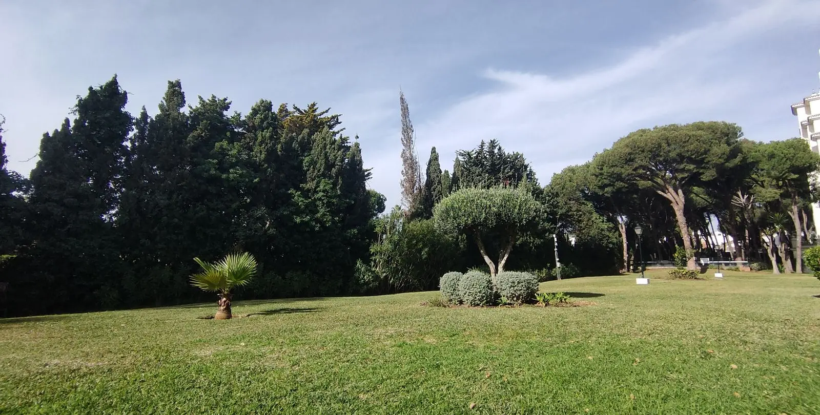 Sale of ground floor apartment in Puerto Banús 61