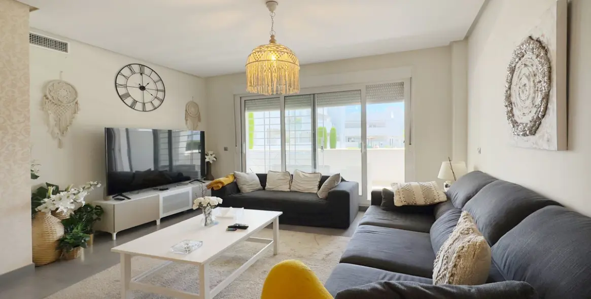 Sale of ground floor apartment in Nueva Andalucía 2