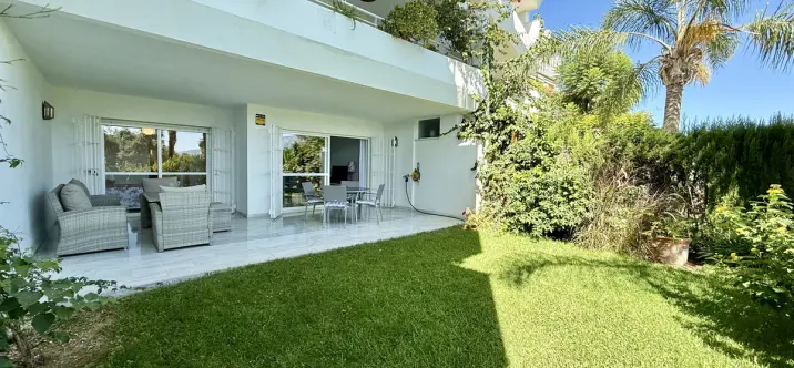 Venta de apartamento en planta baja en Guadalmina Baja 1