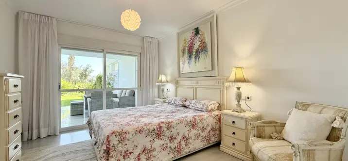 Venta de apartamento en planta baja en Guadalmina Baja 4