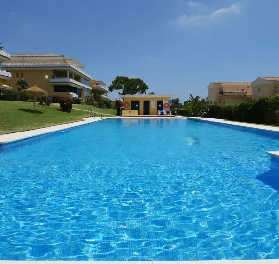 Продажа апартаментов на первом этаже в Cabopino