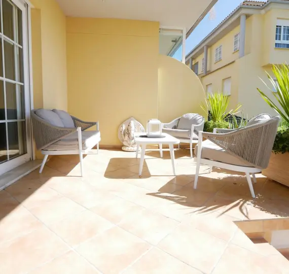 Продажа апартаментов на первом этаже в Cabopino