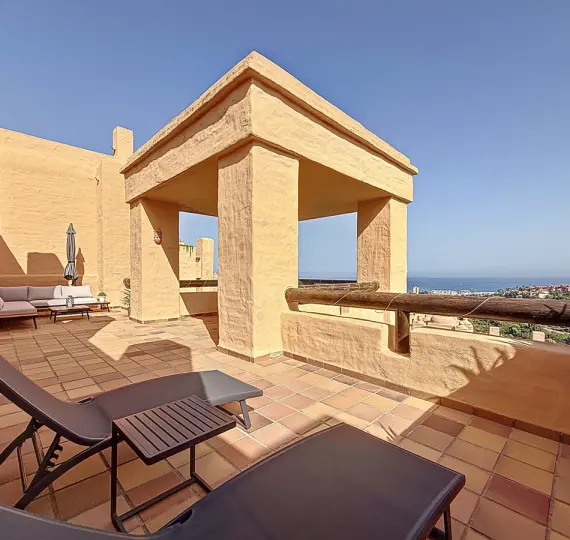 Sale of penthouse in San Luis de Sabinillas