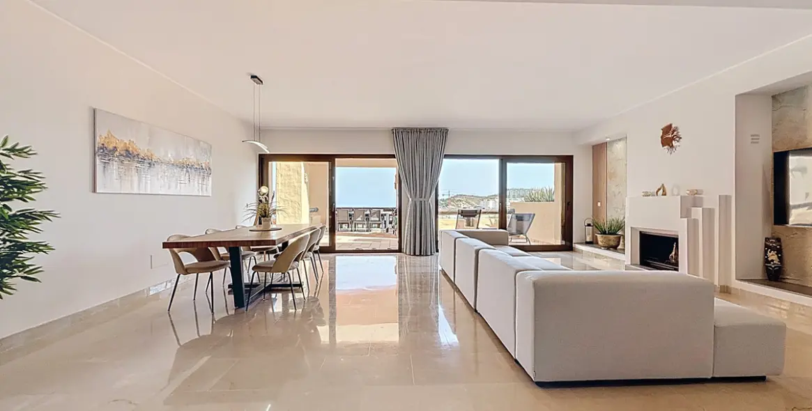 Sale of penthouse in San Luis de Sabinillas 4