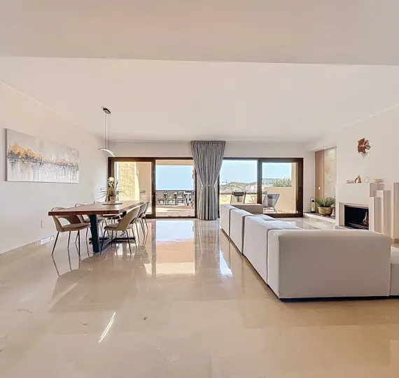 Sale of penthouse in San Luis de Sabinillas