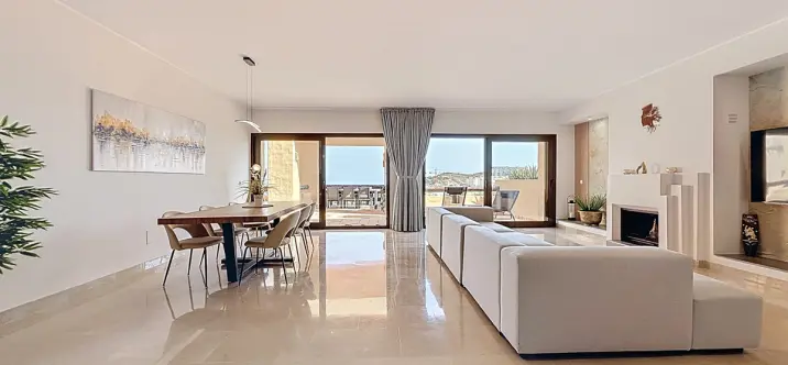 Sale of penthouse in San Luis de Sabinillas 3