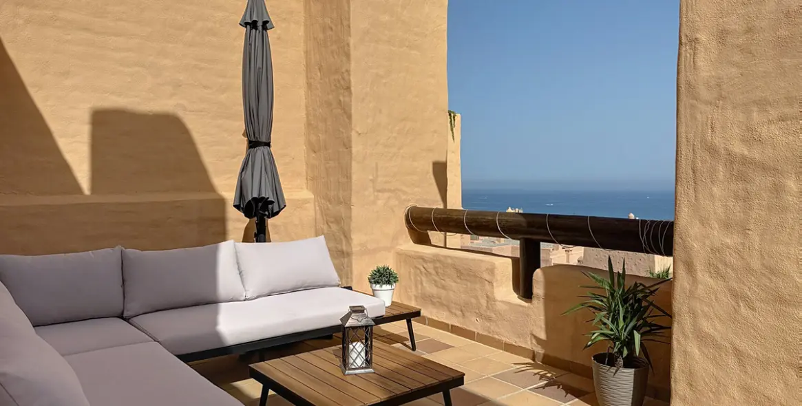 Sale of penthouse in San Luis de Sabinillas 5