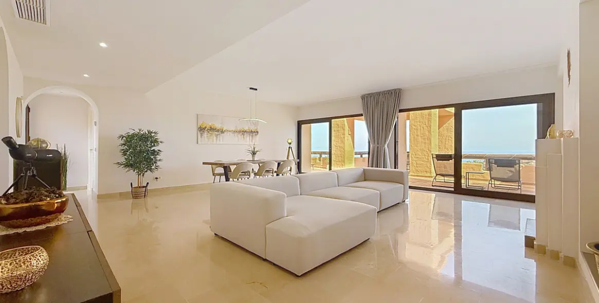 Sale of penthouse in San Luis de Sabinillas 8