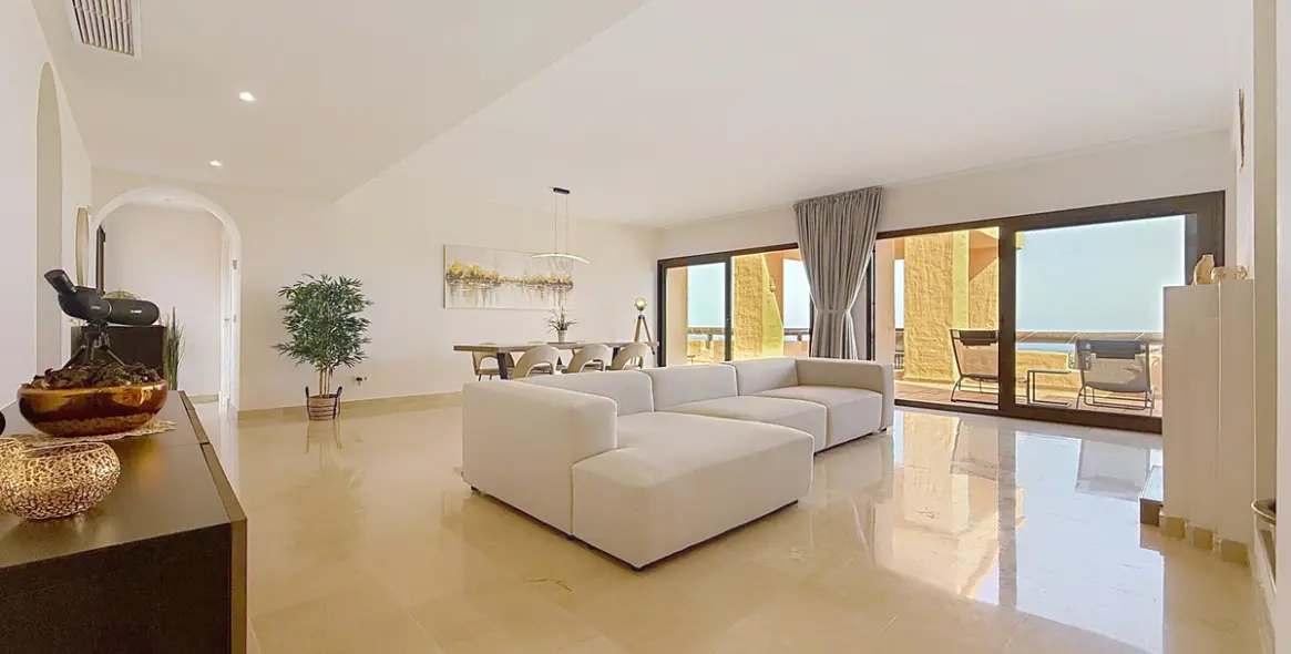 Sale of penthouse in San Luis de Sabinillas 9