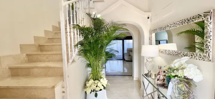 Продажа таунхауса в Estepona 1