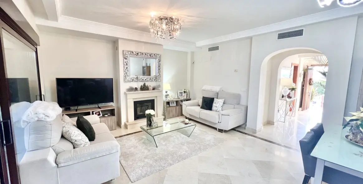 Продажа таунхауса в Estepona 9