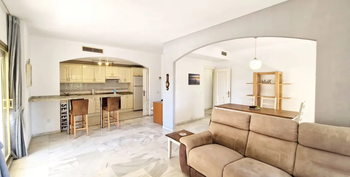 Sale of middle floor apartment in Fuengirola 7