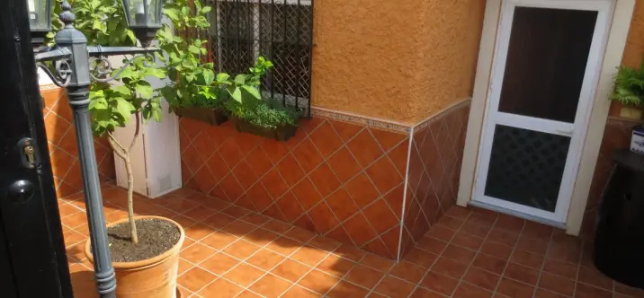 Продажа дома на две семьи в El Coto 2