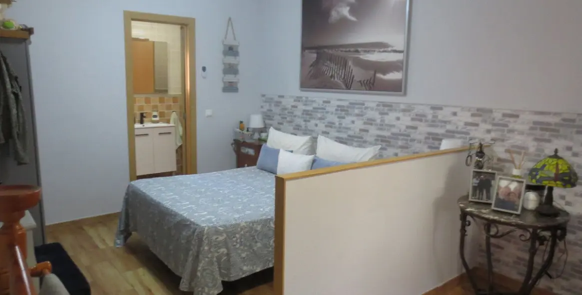 Продажа дома на две семьи в El Coto 5