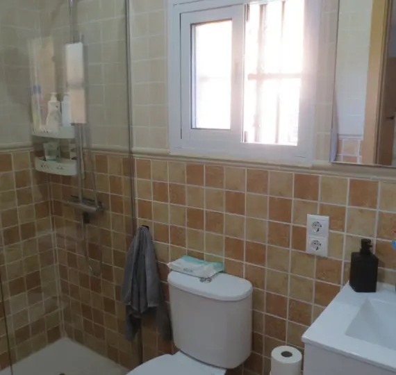 Продажа дома на две семьи в El Coto