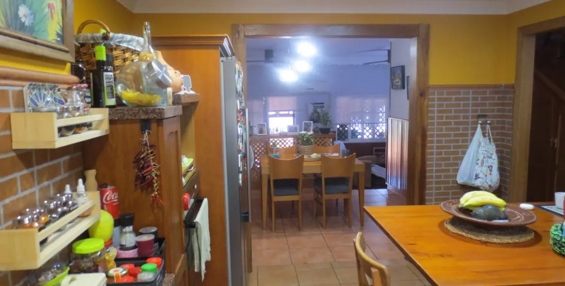 Продажа дома на две семьи в El Coto 11