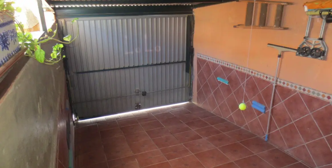 Продажа дома на две семьи в El Coto 16