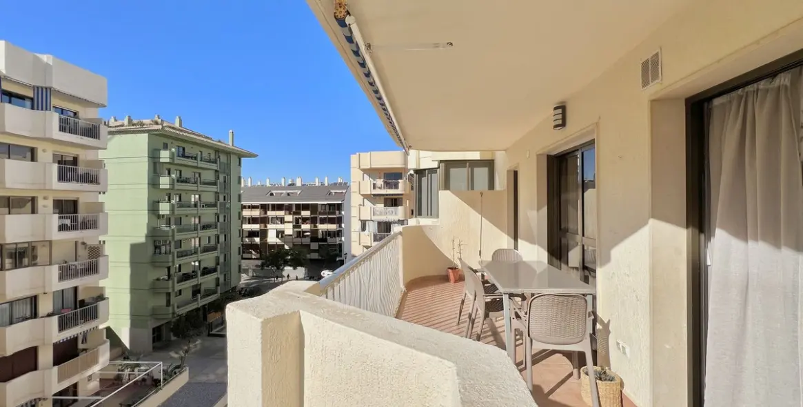 Sale of middle floor apartment in Fuengirola 3