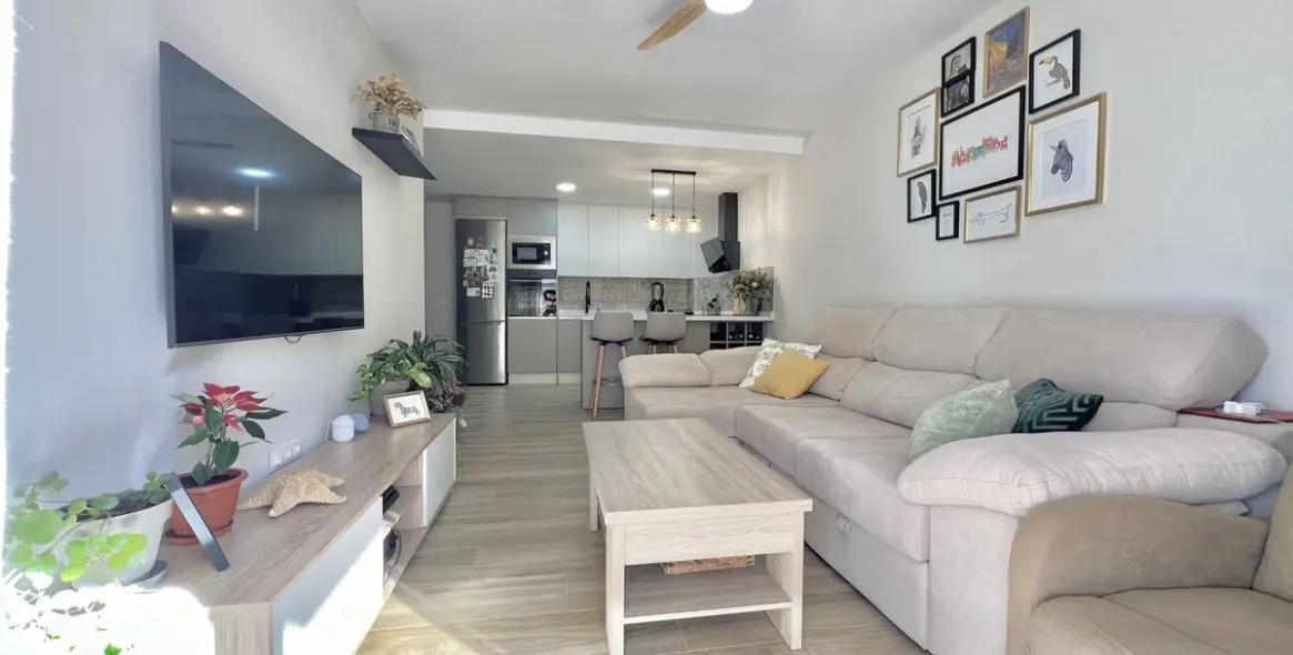 Sale of middle floor apartment in Fuengirola 4