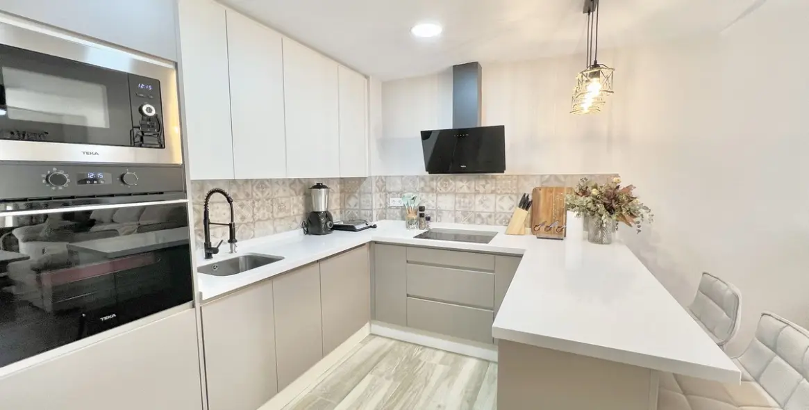 Sale of middle floor apartment in Fuengirola 5