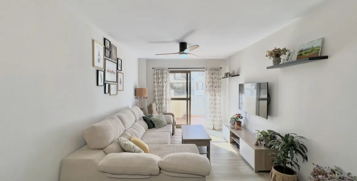 Sale of middle floor apartment in Fuengirola 8