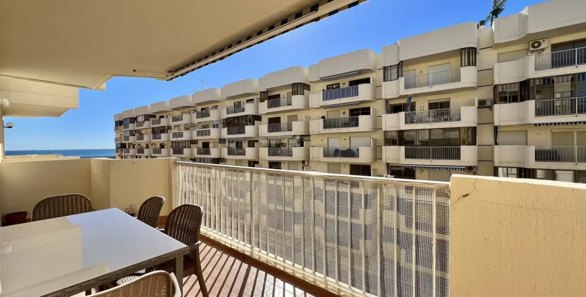 Sale of middle floor apartment in Fuengirola 13