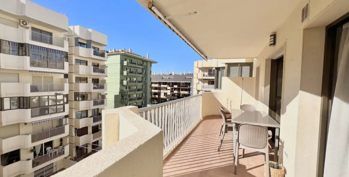 Sale of middle floor apartment in Fuengirola 16