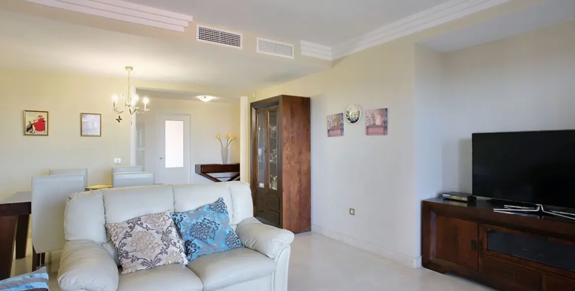 Sale of penthouse duplex in Benahavís (district Benahavís) 6