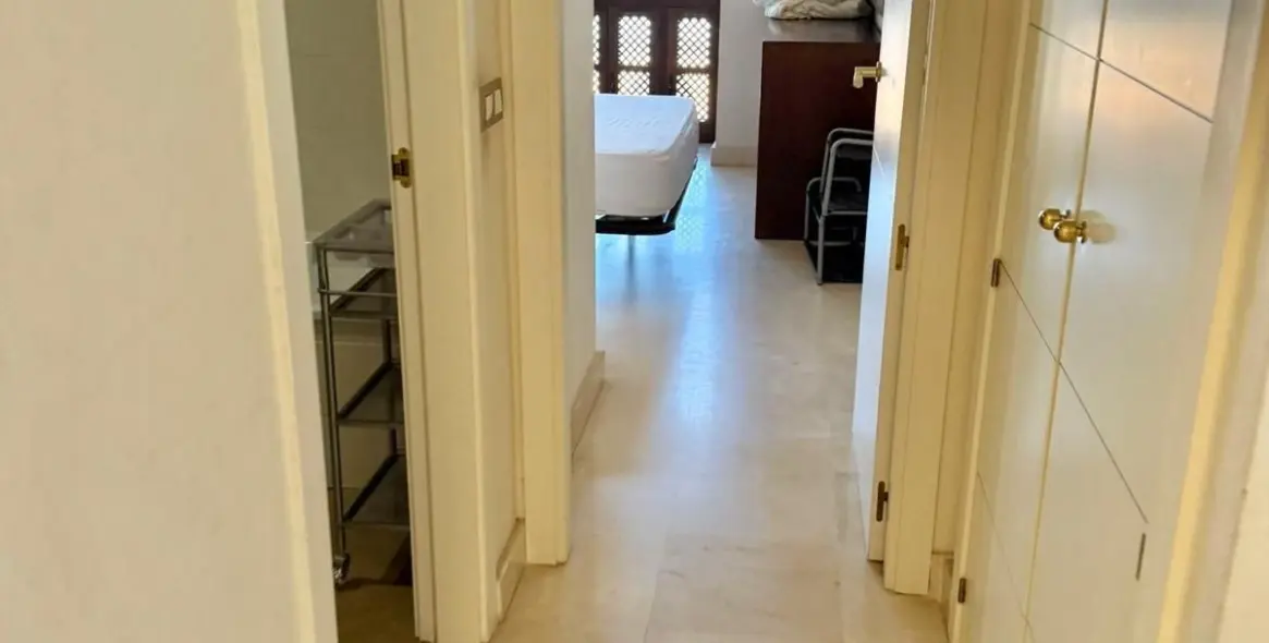 Sale of penthouse duplex in Benahavís (district Benahavís) 10