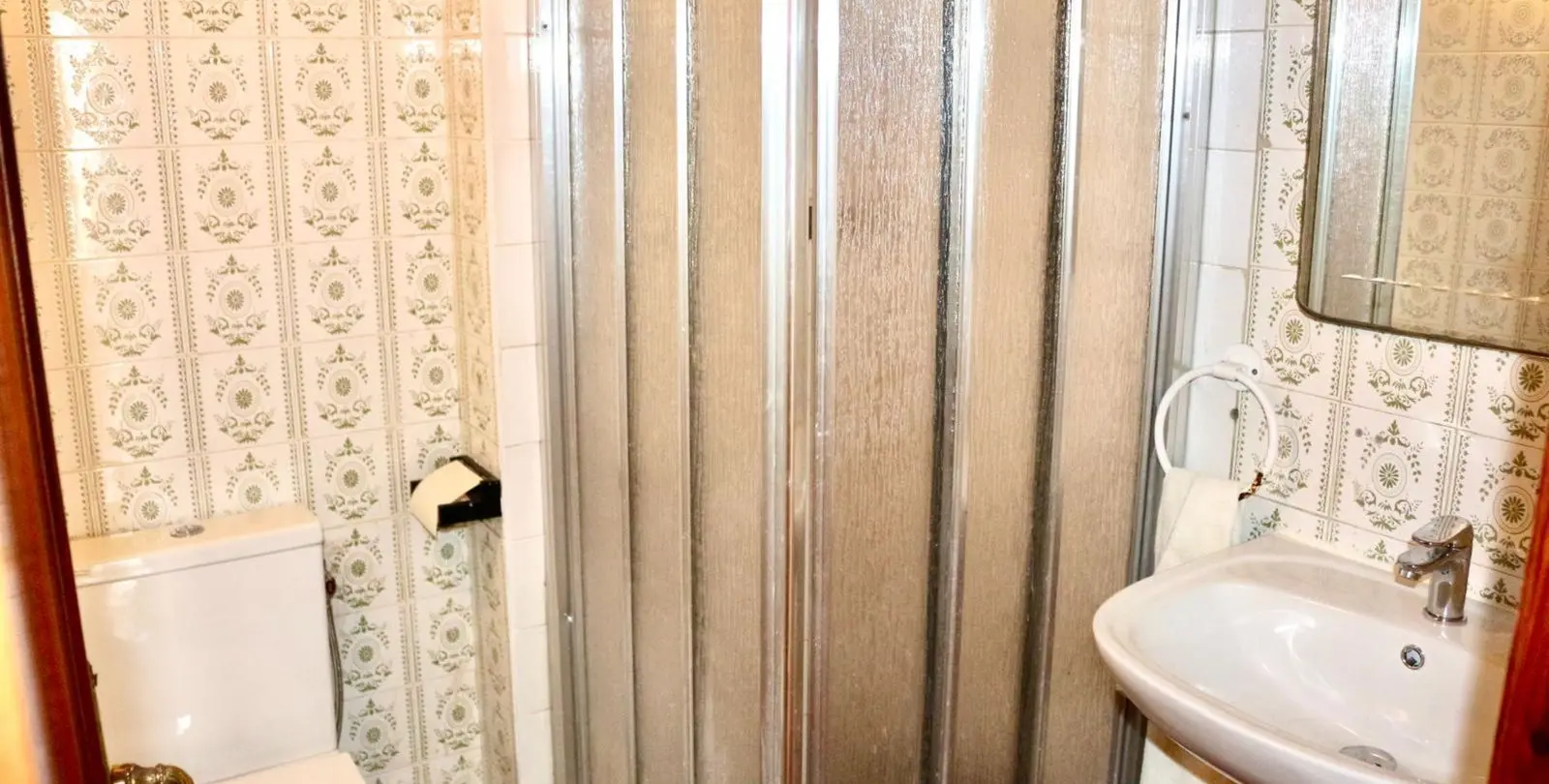 Sale of middle floor apartment in Marbella 12