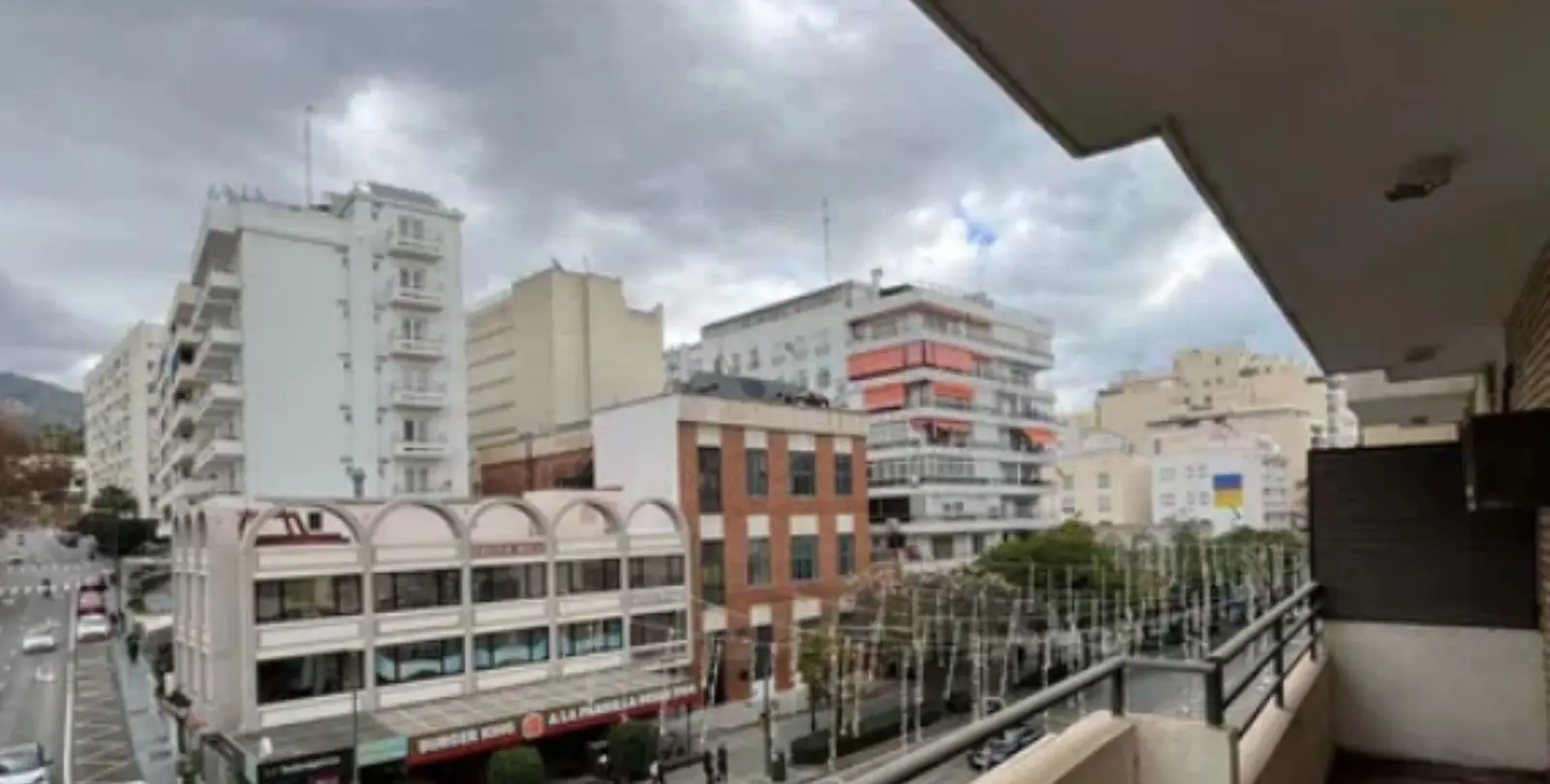 Sale of middle floor apartment in Marbella 13