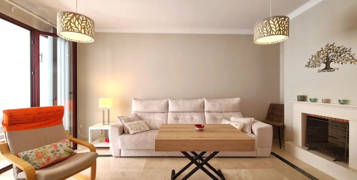 Sale of semi-detached house in Casares 2